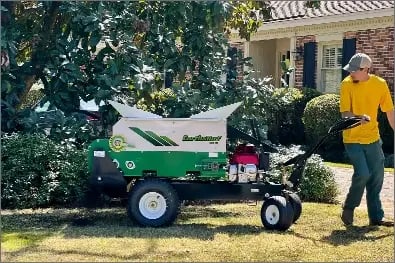 100sp-self-propelled-topdresser